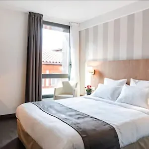 Le Père Léon 3*, Toulouse França