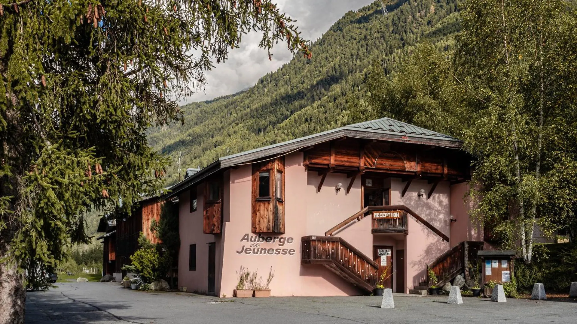 Hostel Auberge De Jeunesse Hi Chamonix France