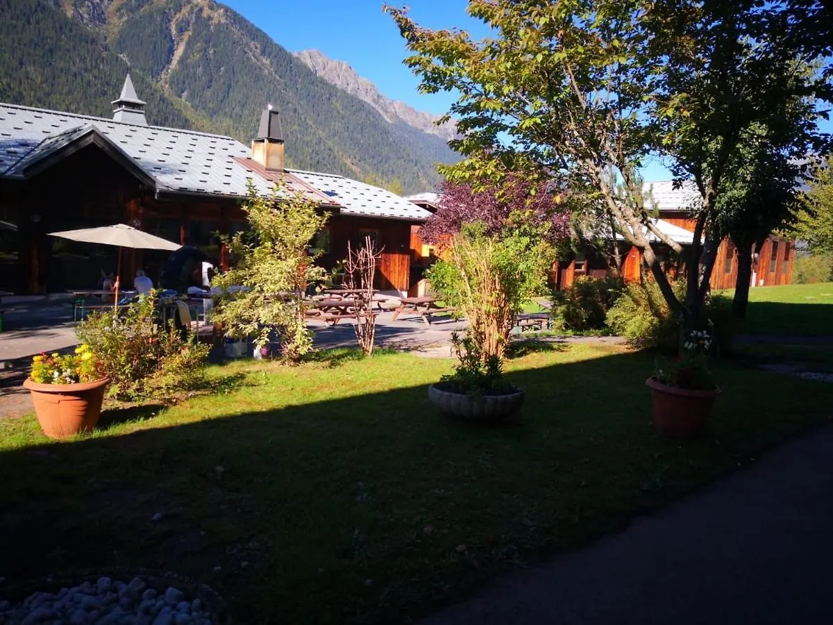 Auberge De Jeunesse Hi Chamonix Hostel