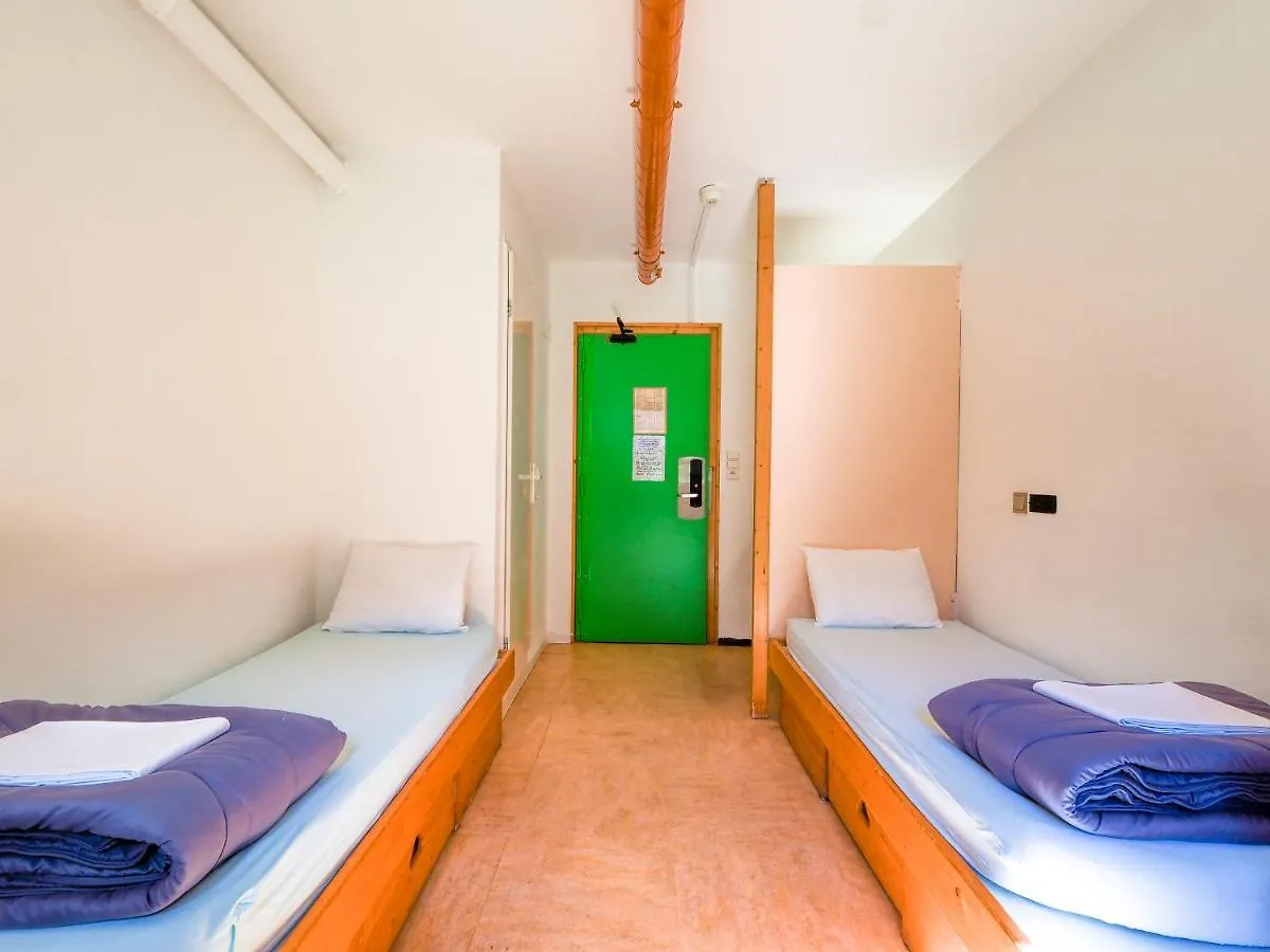 Auberge De Jeunesse Hi Chamonix 0*,