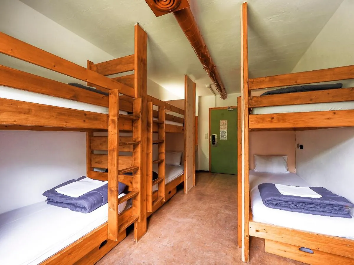 Hostel Auberge De Jeunesse Hi Chamonix